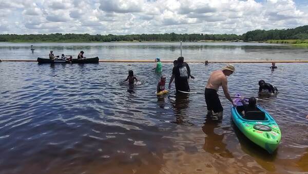 Movie: Different child in the kayak, 12:59:03