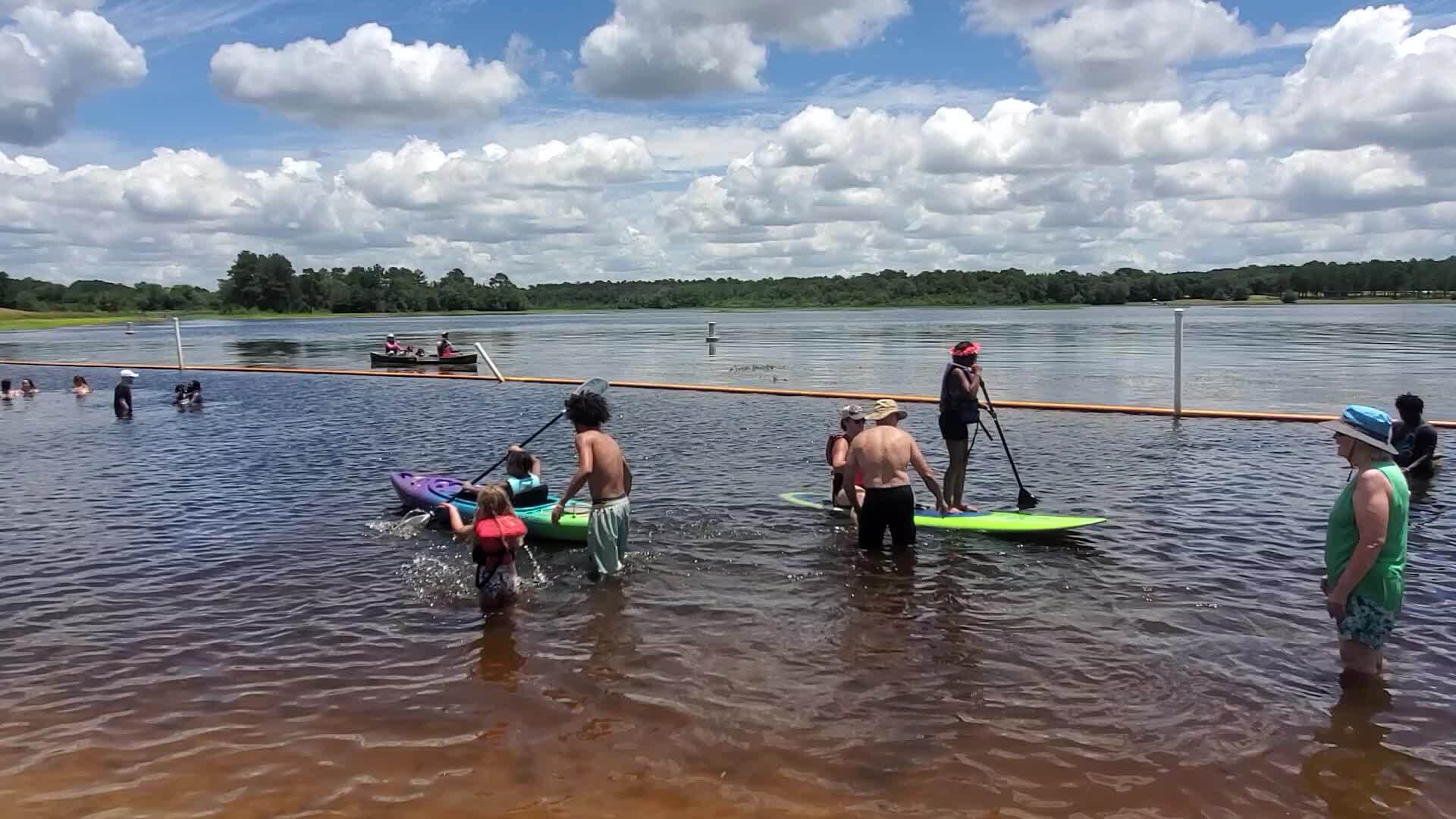 Movie: Child in a kayak, 12:51:06