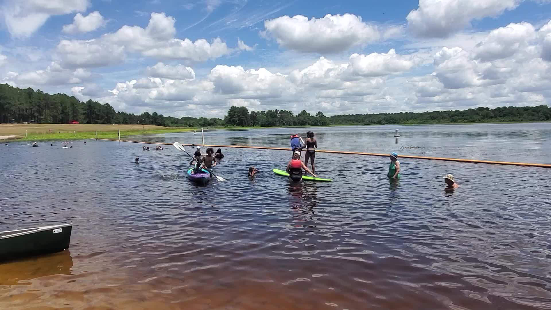 Movie: Two children on the paddleboard and a kayak, 12:55:34