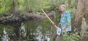 [Gretchen Quarterman at Johnson Road Mud Swamp Creek PFAS Sampler, 2024:09:15 11:29:52, 30.7961042, -83.2091597]