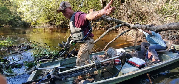 [Tommy and Paris at Poley Branch Deadfall --John S. Quarterman, 10:29:34, 31.2073631, -83.5097530]