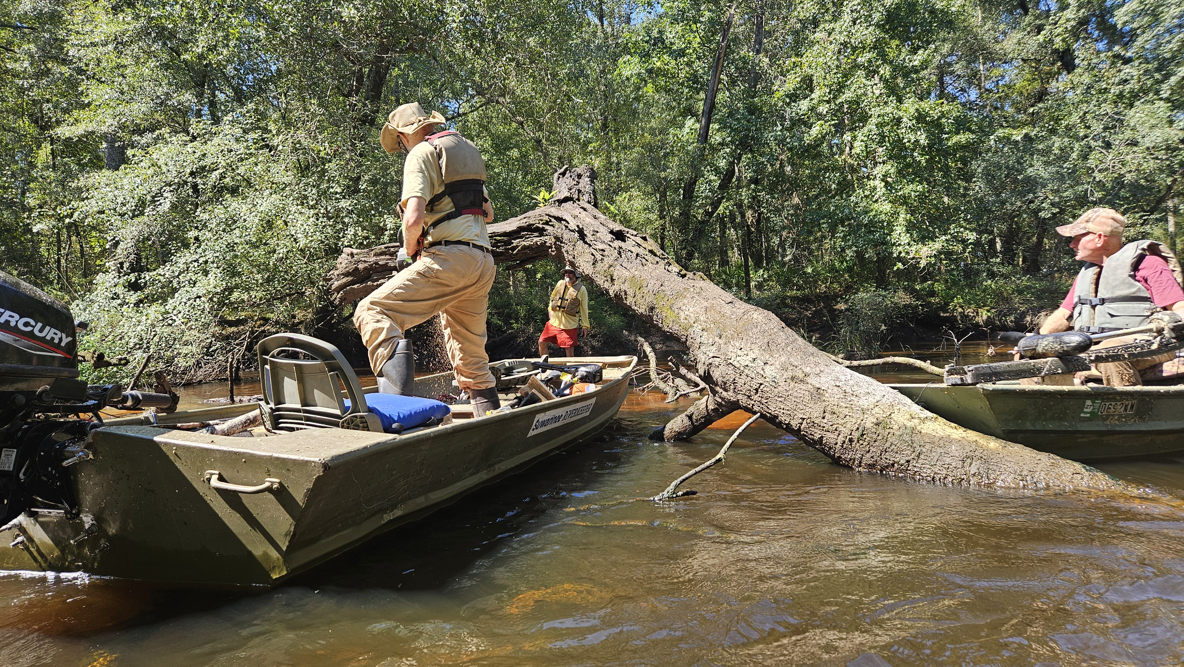 jsq sawing Lower Flat Ford Deadfall --Darlene Eanes Ray, 11:56:45, 31.2121973, -83.5114248