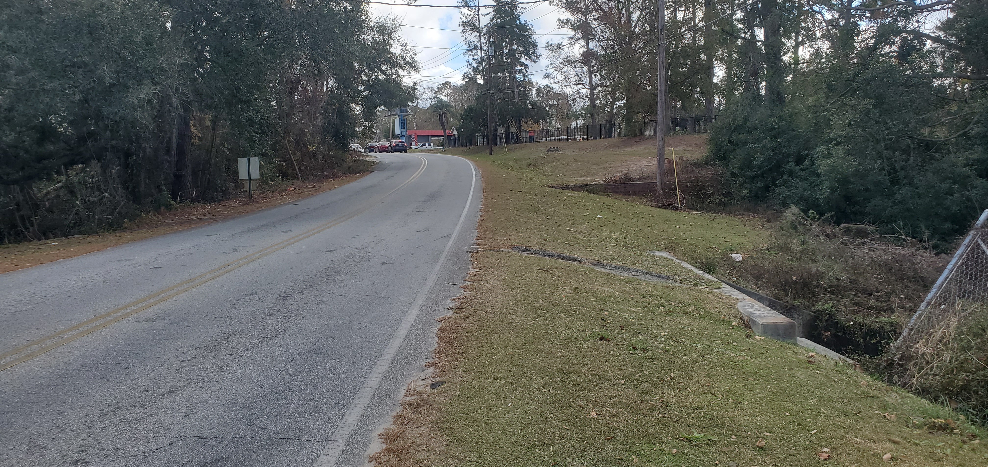 Looking east on West Gordon Street, One Mile Branch, 14:03:56, 30.8396600, -83.3070004