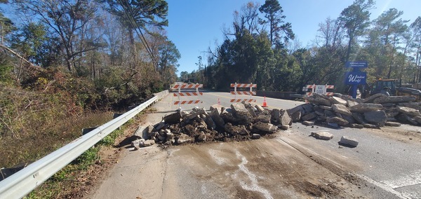 Roadblock eastbound on Gornto Road