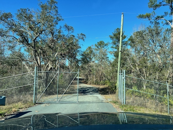 [Gate, Naylor Park Beach, Alapaha River @ US 84 2025-01-16]