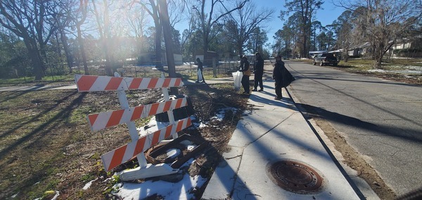 Both objects with a manhole and Alpha Phi Alpha, 10:27:20, 30.8427646, -83.3011162