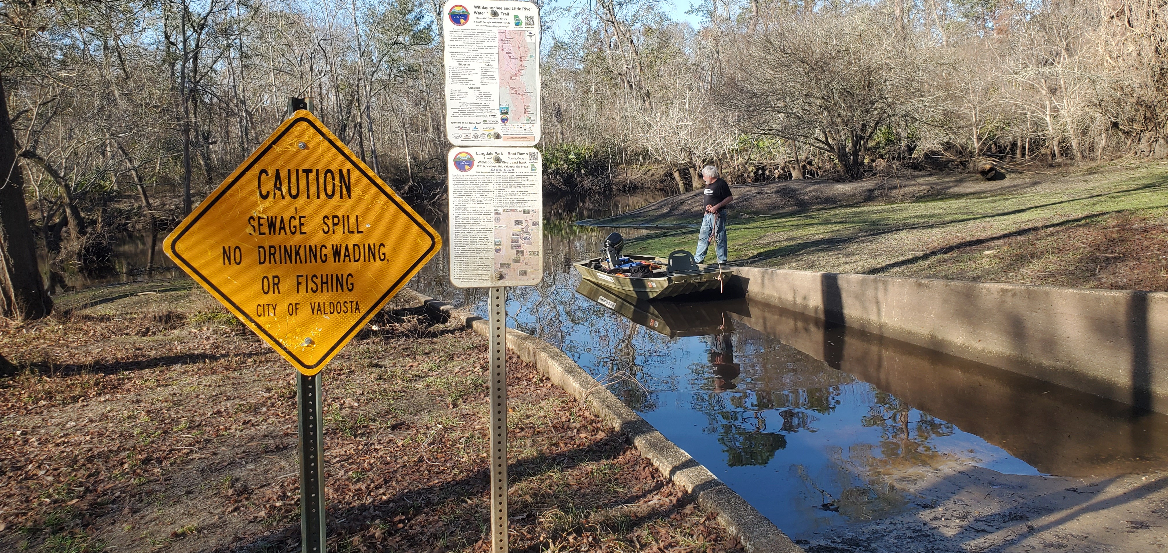 Signs at Langdale Park Boat Ramp, 2025:02:09 09:38:57, 30.8875828, -83.3236199