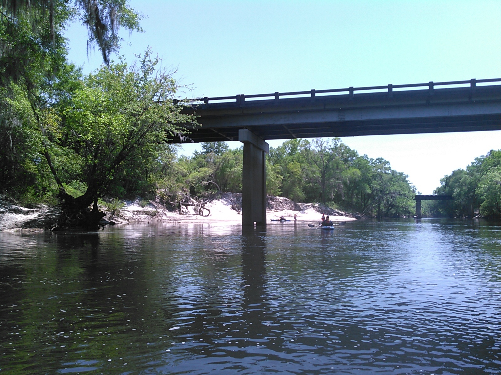 Sand bank, Mayday Landing from Alapaha River, 2016-05-07, 14:22:12, 30.82846, -83.01862