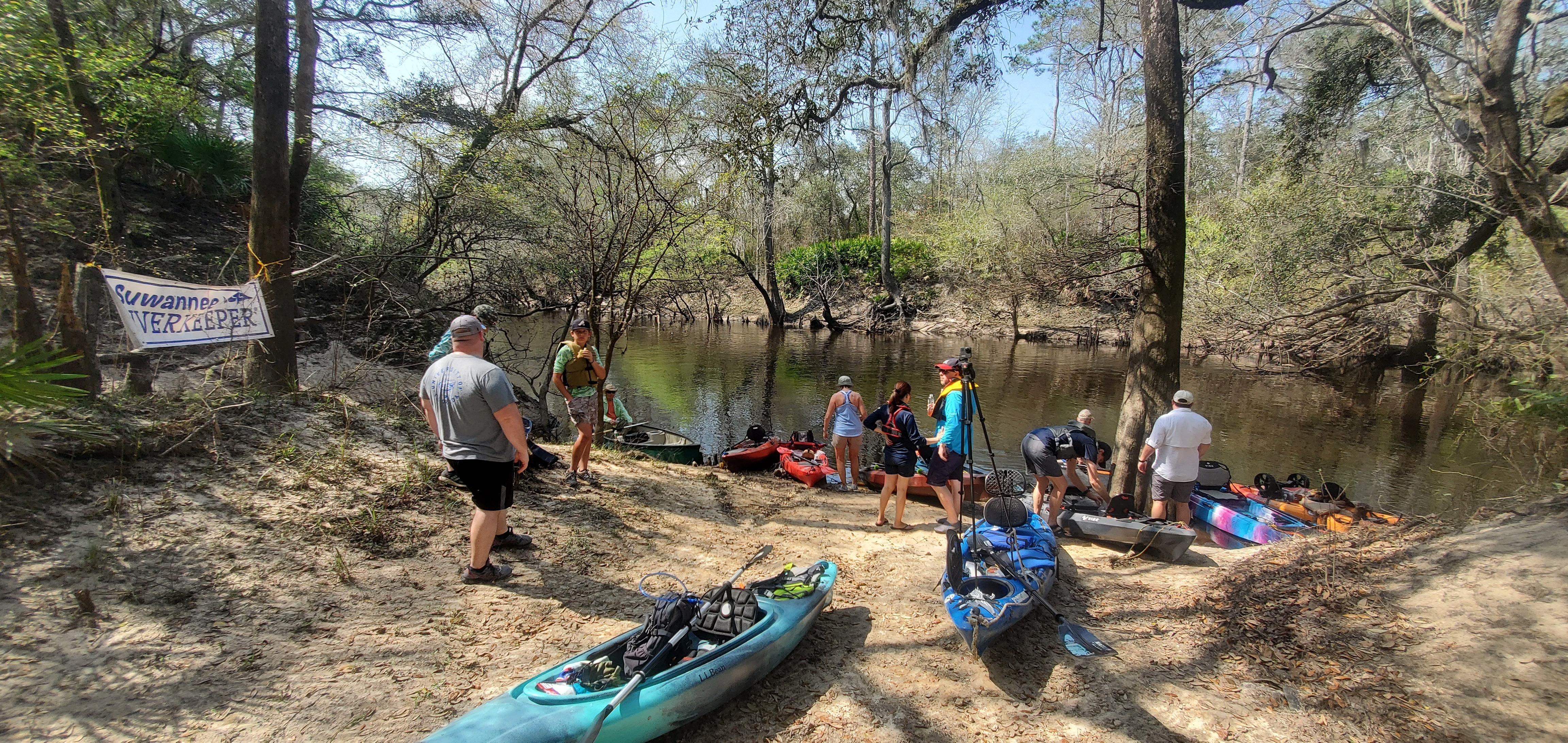 Lunch stop at Withlacoochee Hunt Club Private Boat Ramp, 2023-03-04, 13:02:56, 30.8158549, -83.4250226