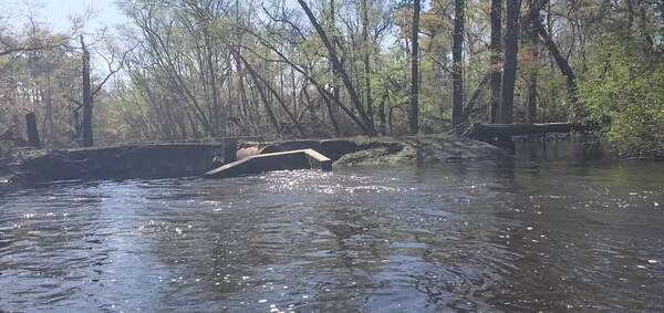 [Movie: Sign missing at WWTP Outfall 2025:03:22 10:58:20, 30.8363739, -83.3591081]