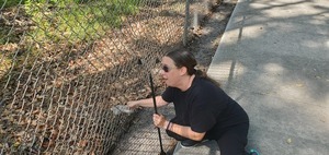 [Pull trash through the fence, 10:29:42, 30.8428982, -83.3000206]