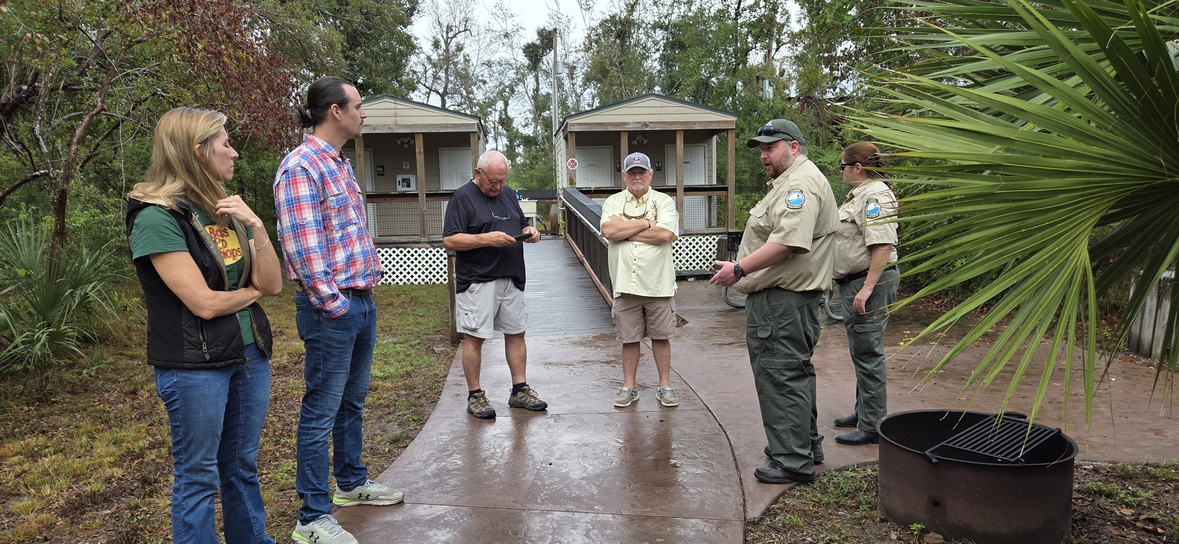 Talking by the bathrooms, Dowling Park River Camp, 2025:09:27 10:24:50, 30.2467921, -83.2461671