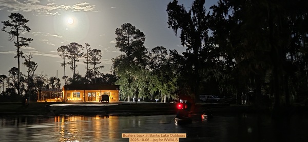 Boaters back at Banks Lake Outdoors, 2025-10-06 --jsq for WWALS