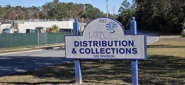 Distributions & Collections, GIS Division, City of Lake City, 692 SW St. Margarets Street, 2025:12:20 14:17:03, 30.1707601, -82.6468152 --jsq for WWALS