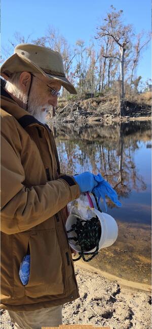 [Wear gloves when sampling water quality, 2025:12:20 11:56:20, 30.3657445, -83.1915775 --Merrillee Malwitz-Jipson for WWALS]