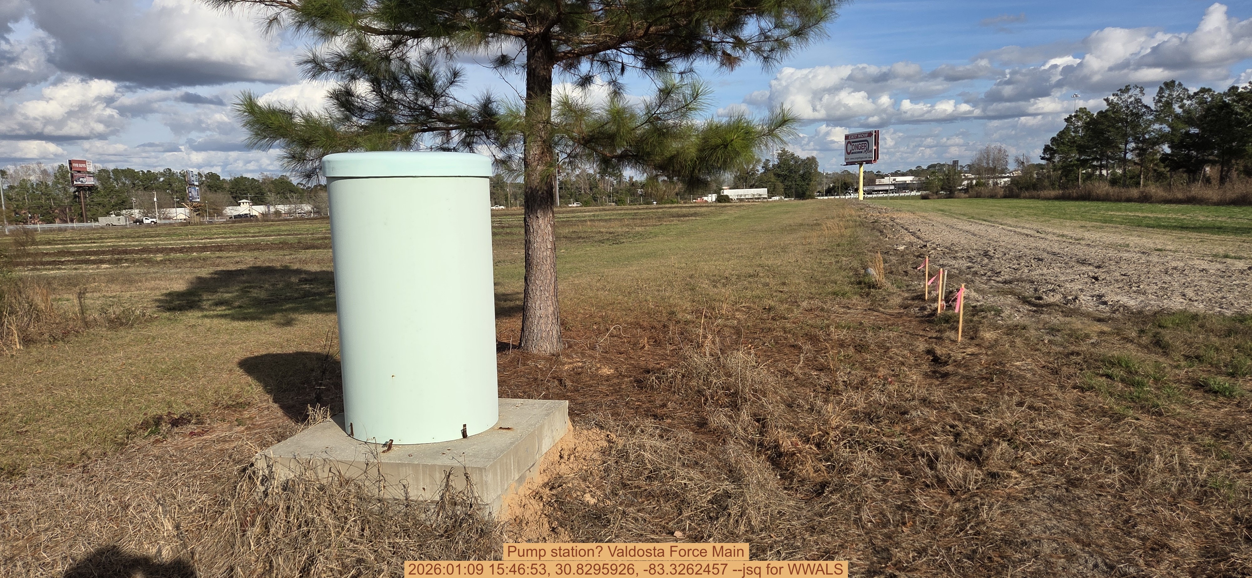 Pump station? Valdosta Force Main, 2026:01:09 15:46:53, 30.8295926, -83.3262457 --jsq for WWALS