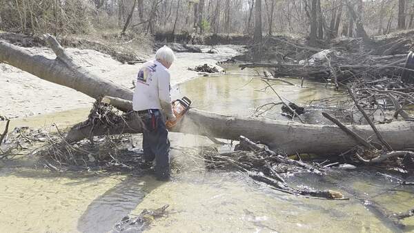 [Movie: Phil Hubbard with the Husqvarna chainsaw, 2026:02:14 14:23:05, 30.8642879, -83.3201194 (27M) #]