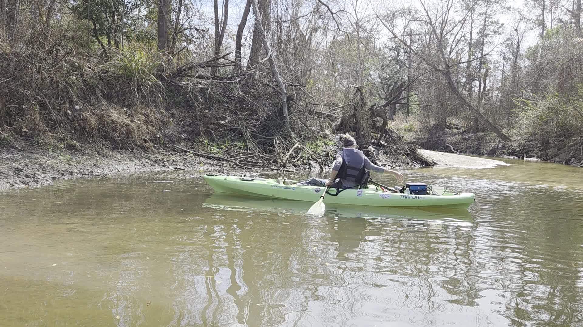 Movie: Tish Hall got many beer cans, 2026:02:14 12:25:11, 30.8629143, -83.3189591 (19M)
