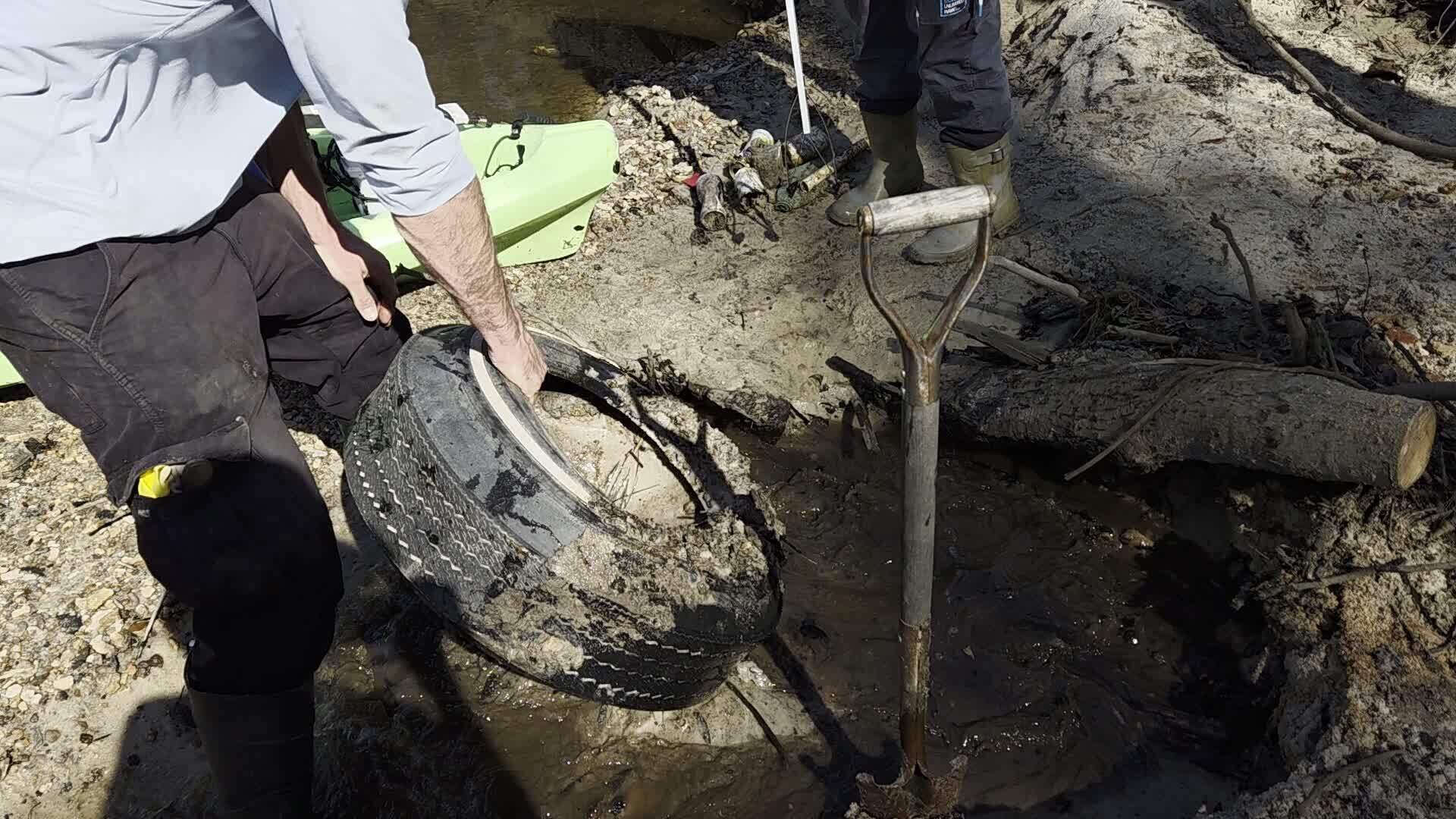 Movie: David Savage dug up a tire, 2026:02:14 13:56:03, 30.8634197, -83.3192725 (53M)