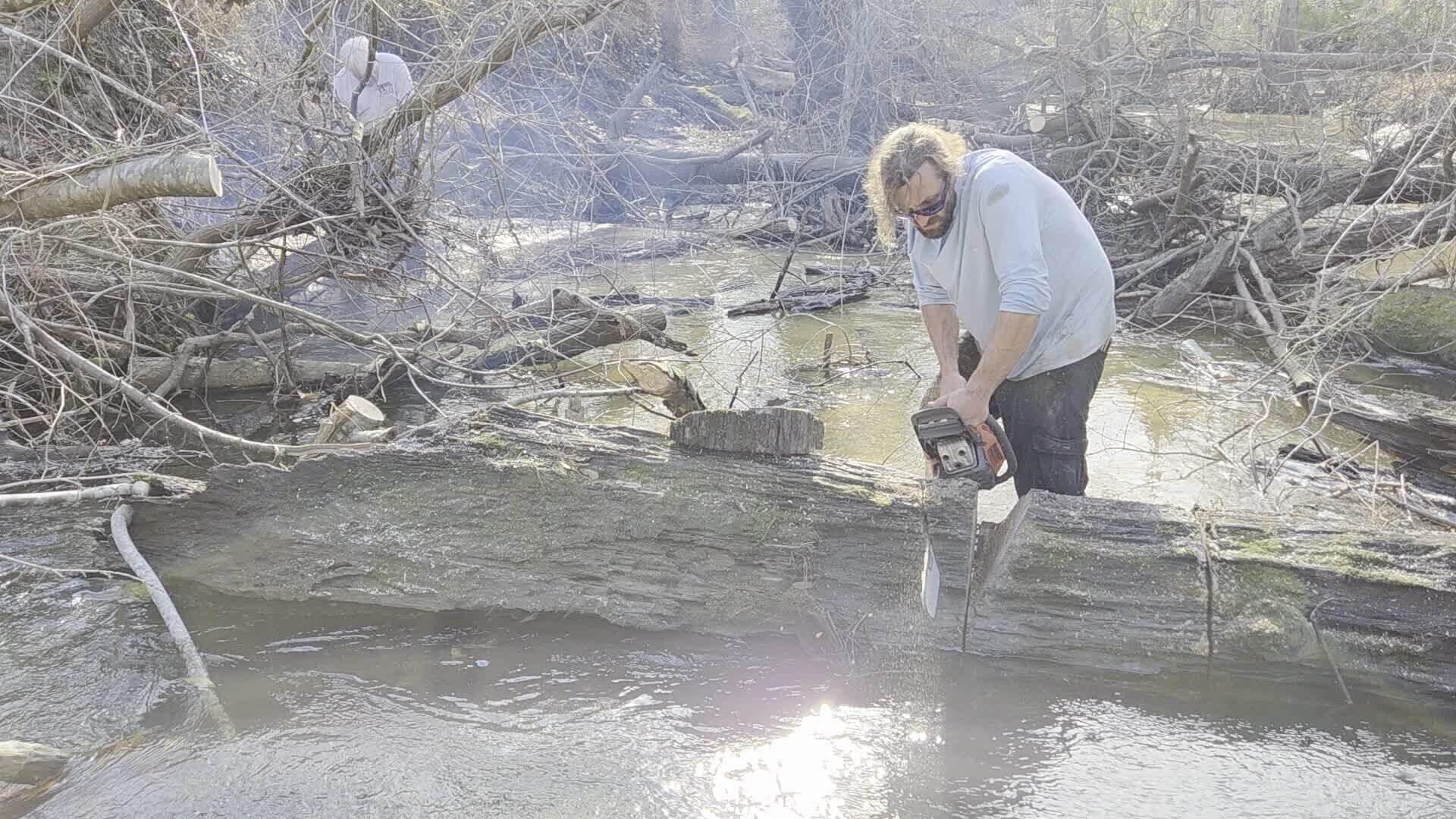 Movie: Two saws, 2026:02:14 15:24:10, 30.8639385, -83.3209394 (4.6M)