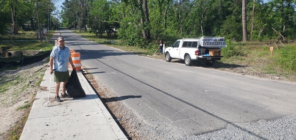 [Wainwright Drive at One Mile Branch and Azalea City Trail, 2025:04:26, 10:05:24, 30.8431863, -83.3010314 --jsq for WWALS]