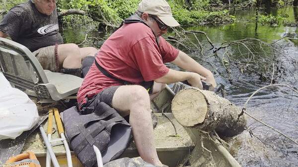 Movie: Daniel Reinlieb sawing upstream from Sugar Creek, 2026:06:07 12:21:55, 30.8668238, -83.3206664 (9.3M)