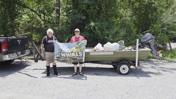 Movie: Banners back at Troupville Boat Ramp, 2026:06:07 13:50:56, 30.8514120, -83.3469189 (27M)