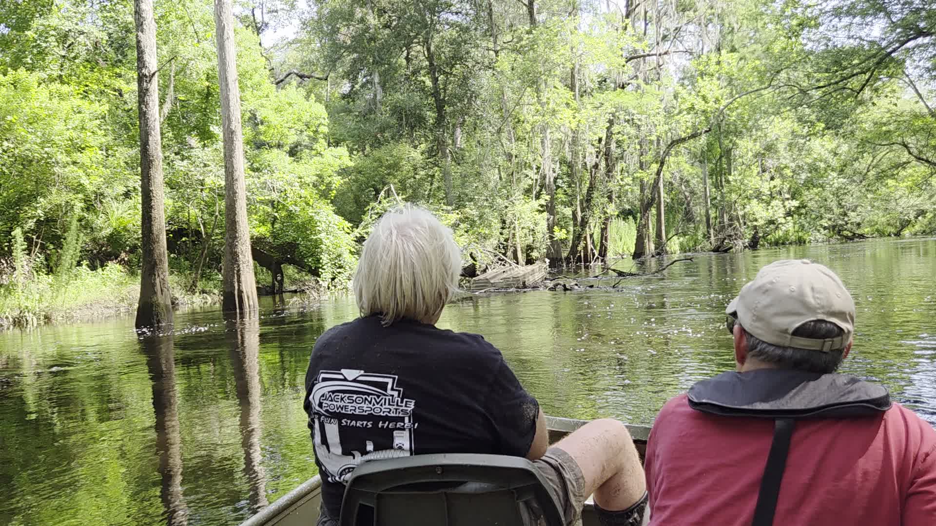 Movie: Abandoned bass fisher boat, 2026:06:07 10:53:54, 30.8549284, -83.3304512 (17M)