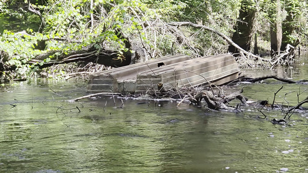 Abandoned pontoon boat, 2026:06:07 10:53:54, 30.8549284, -83.3304512 (17M)