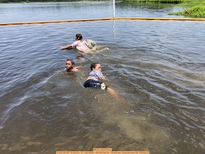 [More swimming, 2026:06:20 14:28:00, 31.1623806, -83.5479278 --Gretchen Quarterman for WWALS]