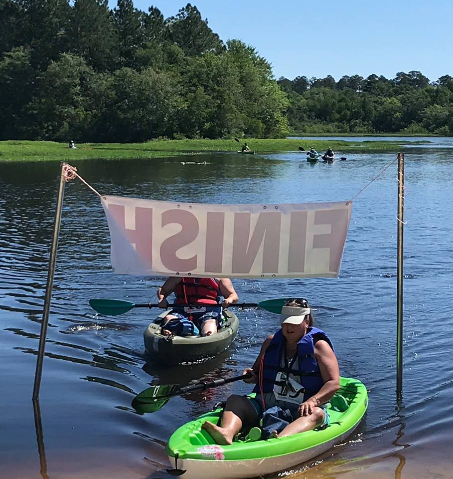 Solo female kayak, green (BW)