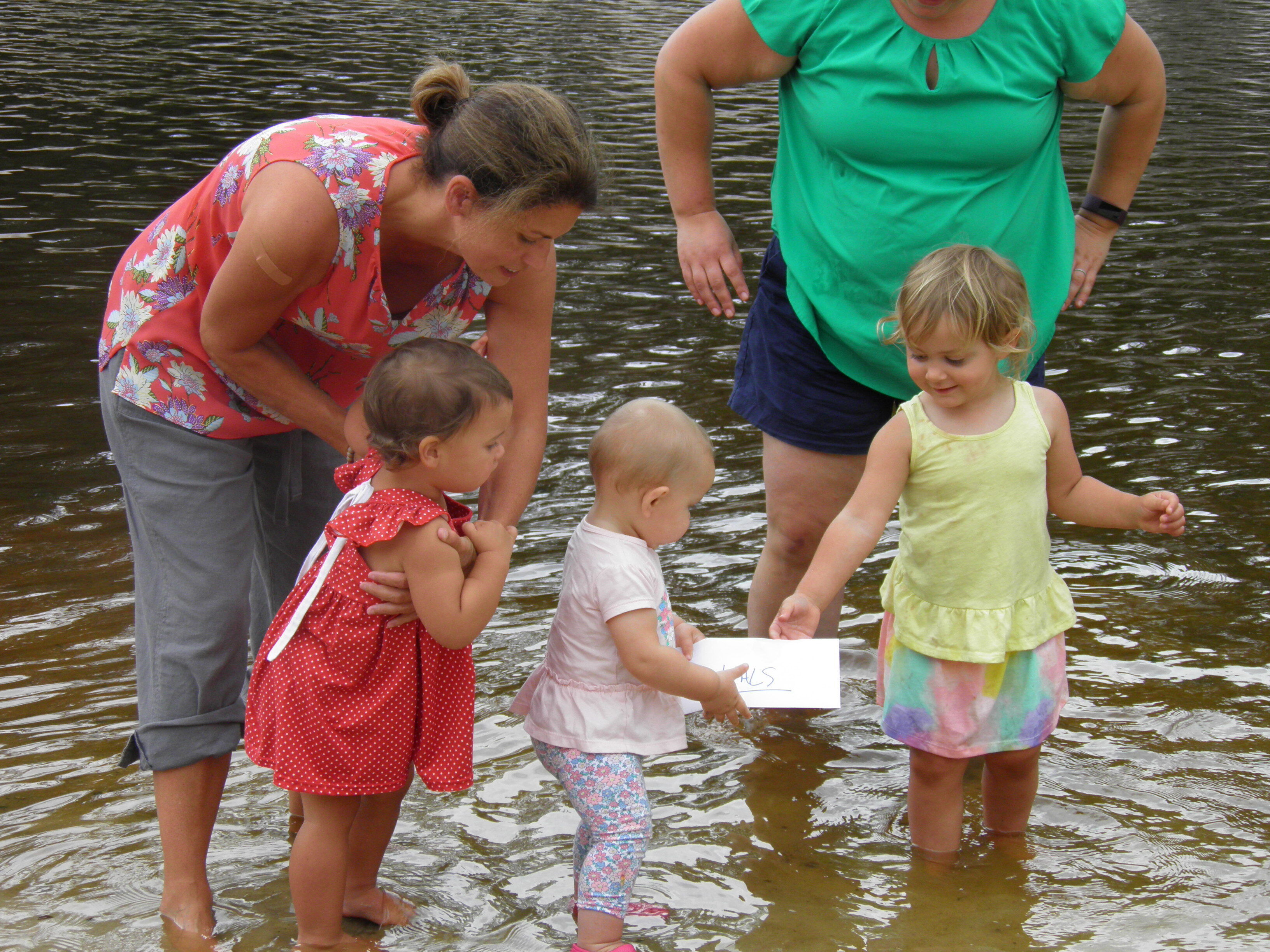 The envelope, please: Mary Beth and Elizabeth Brownlee, Hazel, Elleanor, and Lindsey Williams