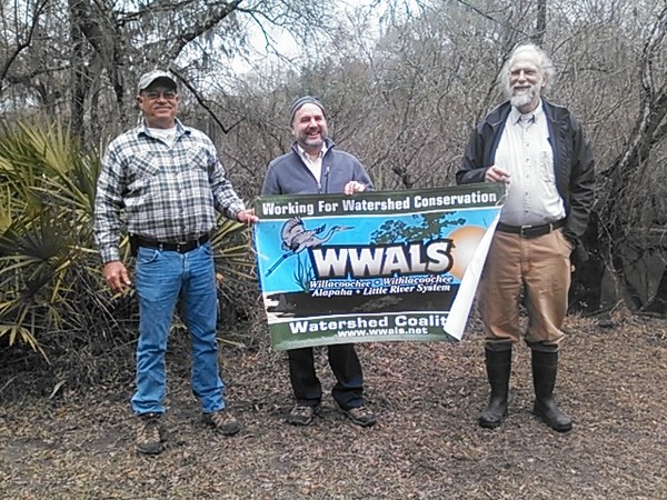 600x450 Dan Coleman, Don Thieme, John S. Quarterman, WWALS banner at Cherry Creek Sink 30.902187, -83.31217, in Sinkholes near the Withlacoochee River, by John S. Quarterman, for WWALS.net, 18 February 2015