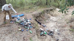 Dave Palmer picking up trash, 09:29:21,, Georgia Adopt-A-Stream Cleanup 30.6753600, -83.3941300