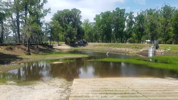 A clear paddle path into the lake, Boat Ramp